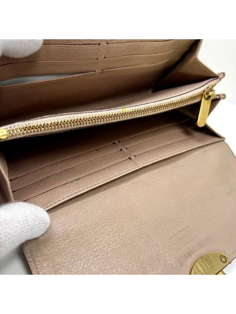 Louis Vuitton Mahina Portefeuille Iris Cafe Au Lait Wallet